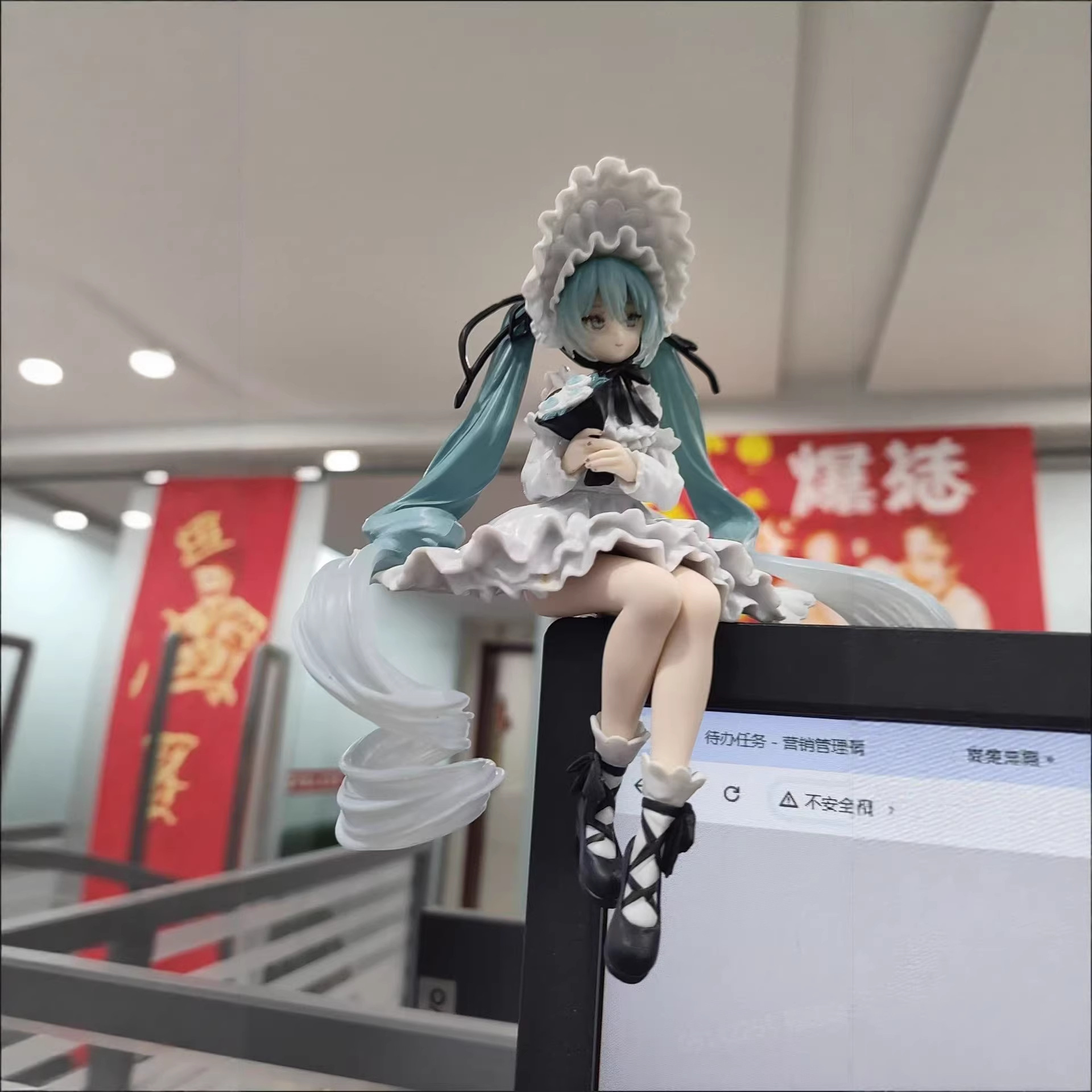 12cm Miku Anime Figure Retro B - Home Office Romance Manga ulasan dan harga
